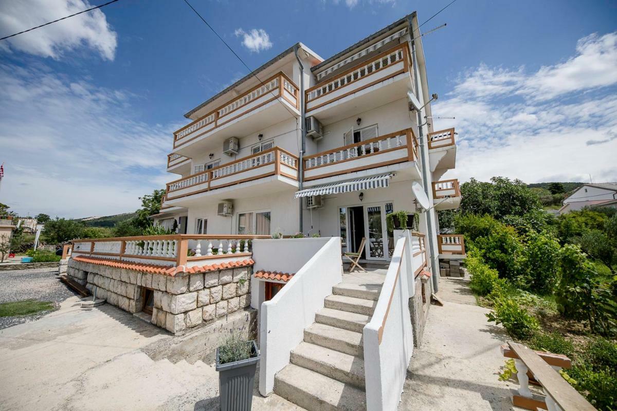 Apartman Jasmina Banjol Exteriör bild