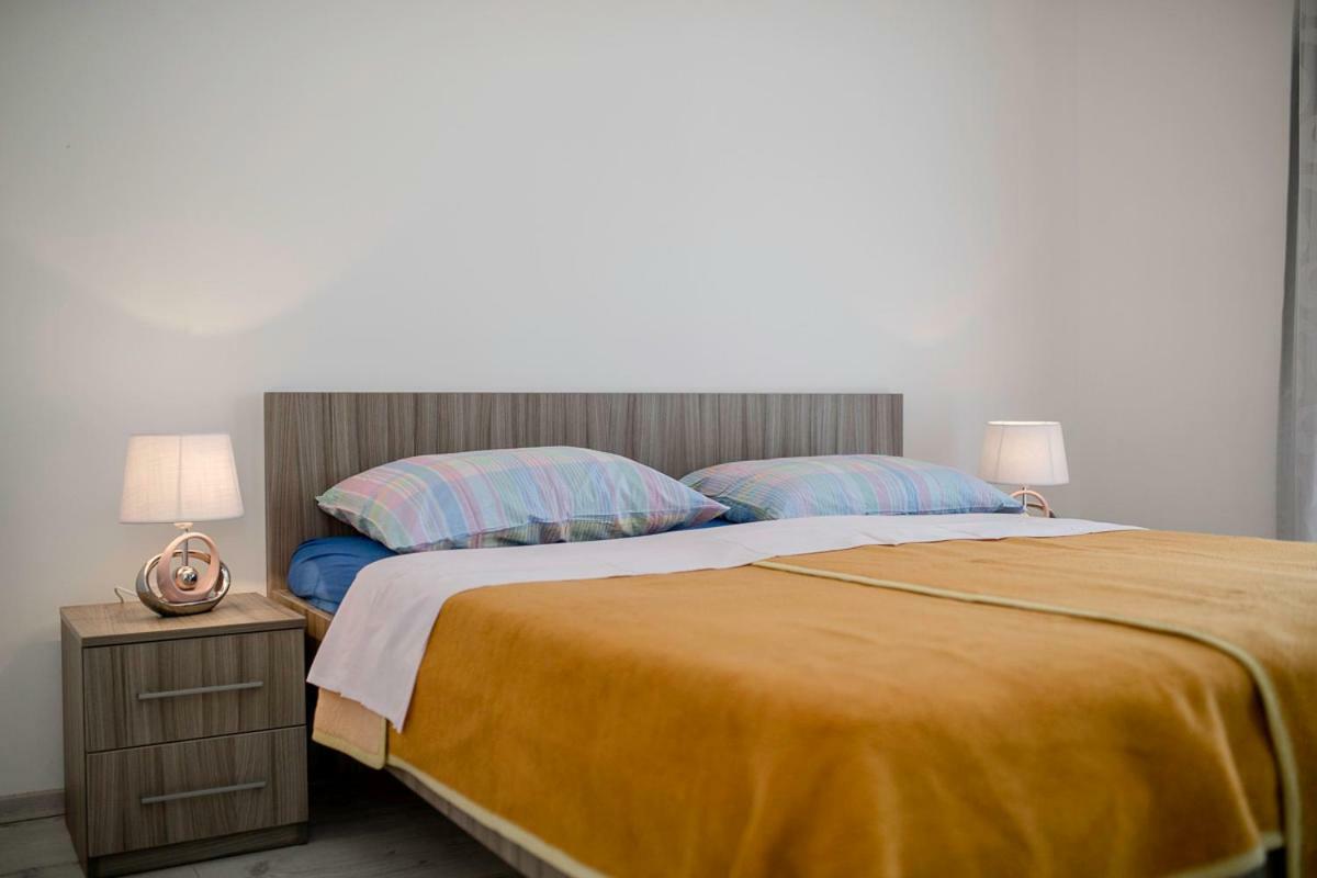 Apartman Jasmina Banjol Exteriör bild