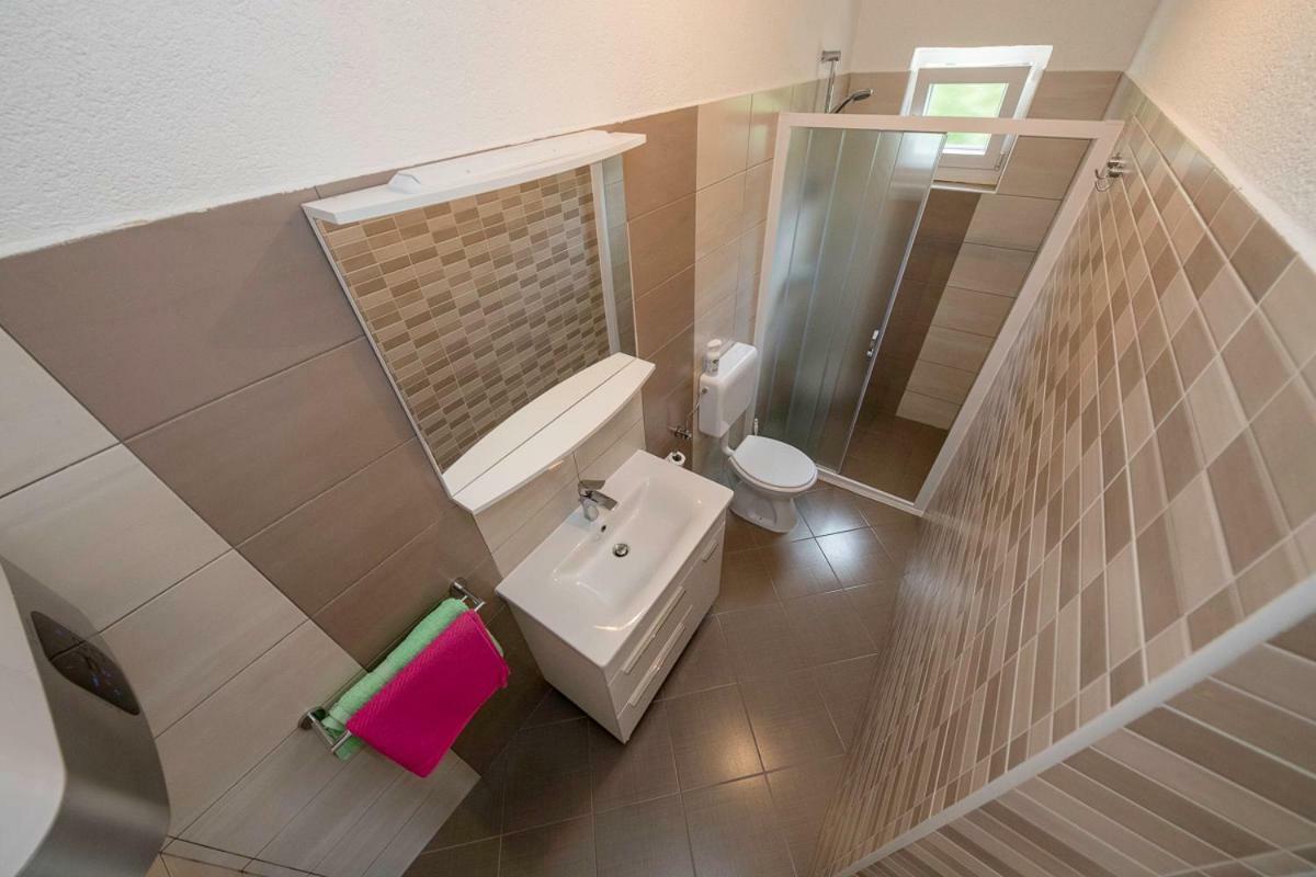 Apartman Jasmina Banjol Exteriör bild