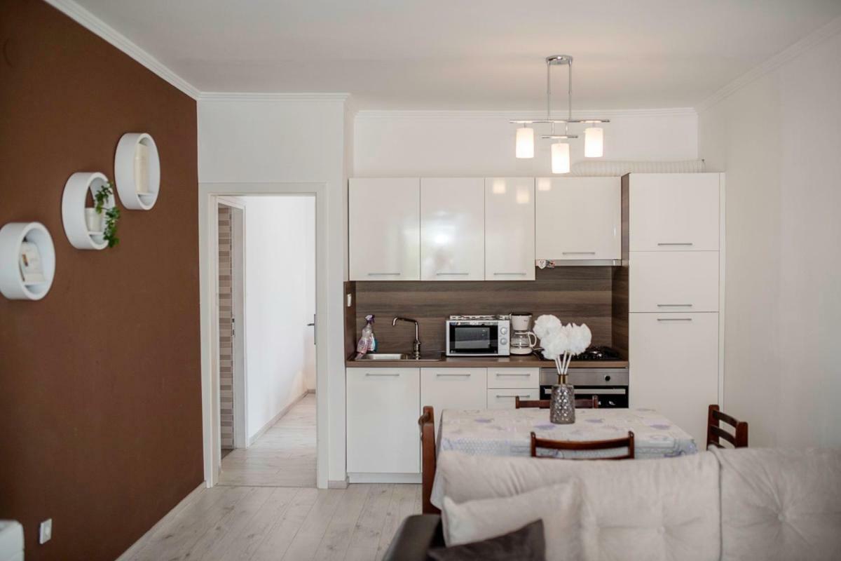 Apartman Jasmina Banjol Exteriör bild