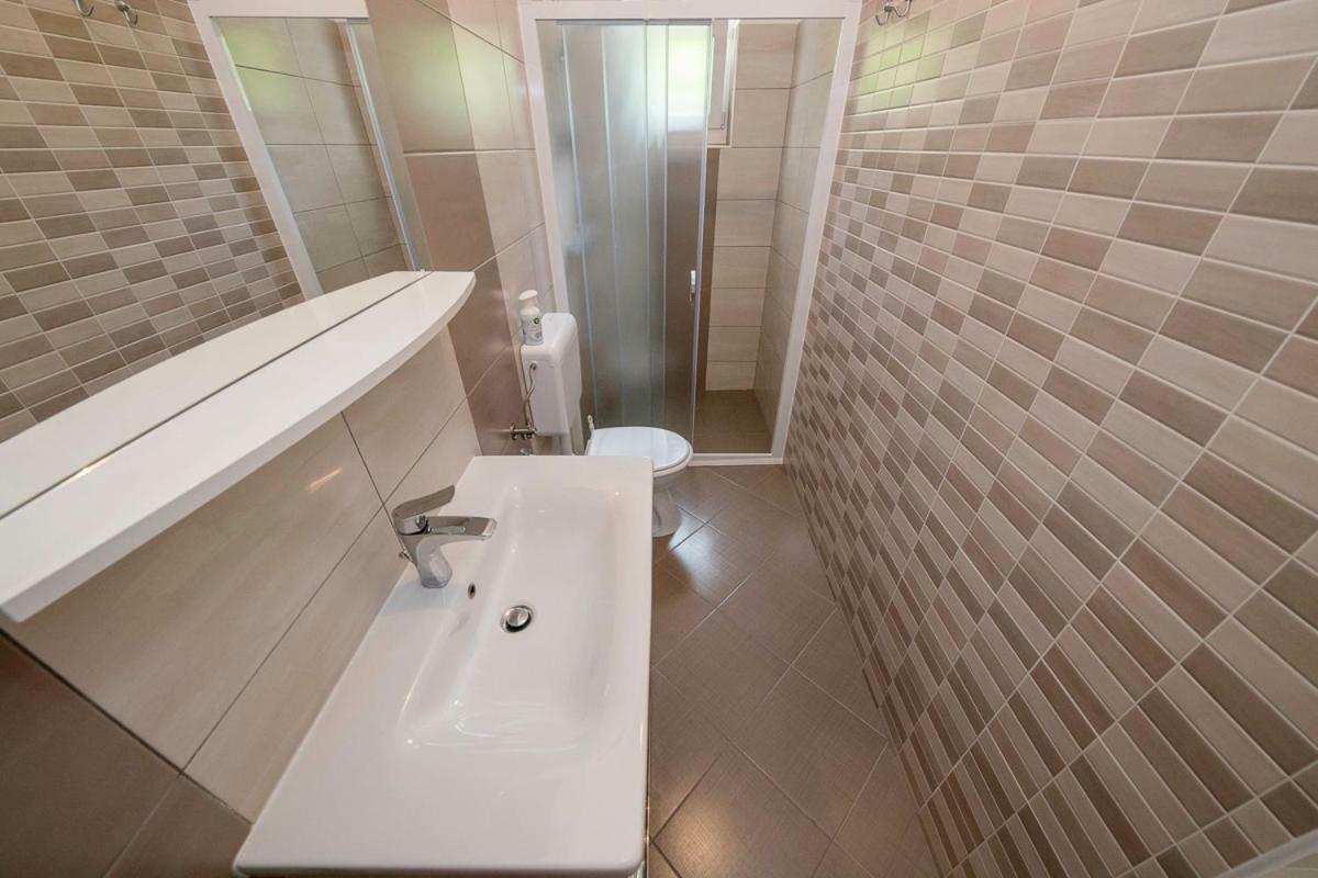 Apartman Jasmina Banjol Exteriör bild